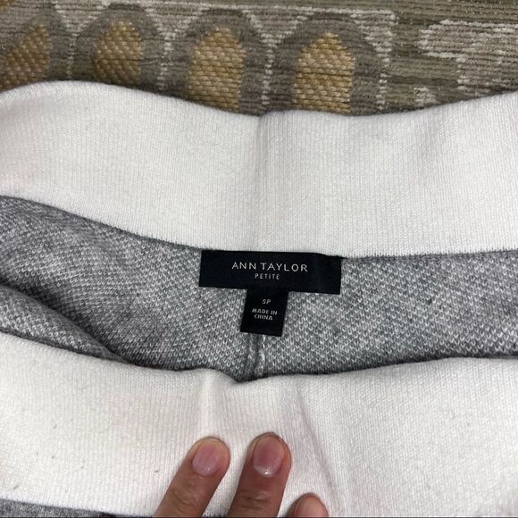 Ann Taylor Feather Print Grey Sweater Jogger - Picture 4 of 7